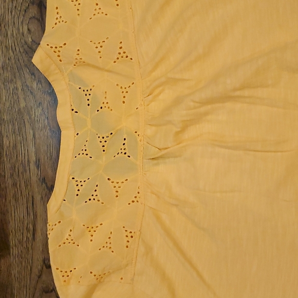 Womens St. John's Bay peach eyelet floral top size MP - Picture 6 of 6